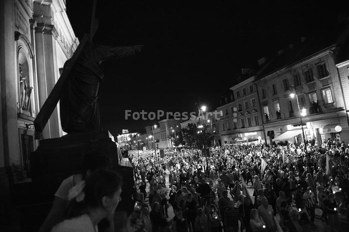 RobGajda3xVetodemonstrationFotoPressArt20170720220916.jpg