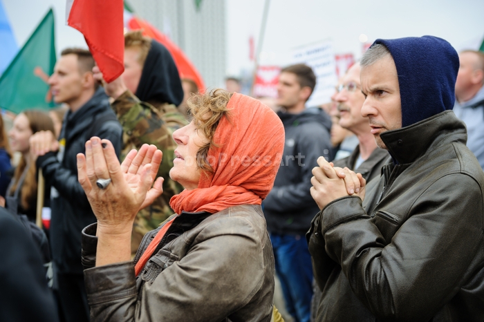 RobGajdaAntyimigrantsdemonstration20150912153430.jpg