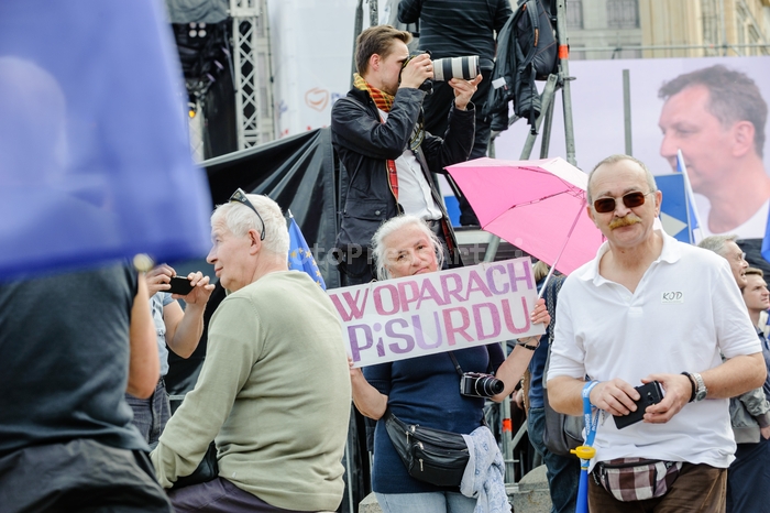 RobGajdaMarszWolnosciFotoPressArt20170506140840.jpg