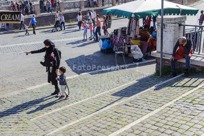 RobGajdachildrenandparentsFotoPressArt20180406161900.jpg