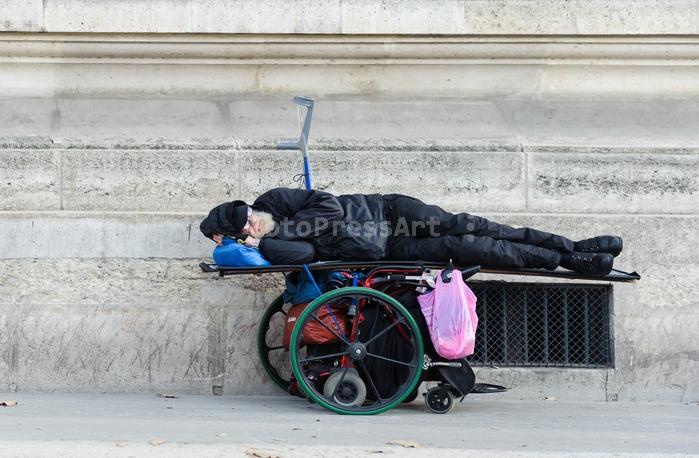 RobGajdahomelesssleepingwheelchair20111112103204.jpg