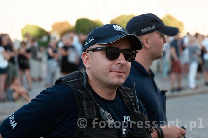 RobGajdamanifestacjaWetoFotoPressArt20180725191844.jpg