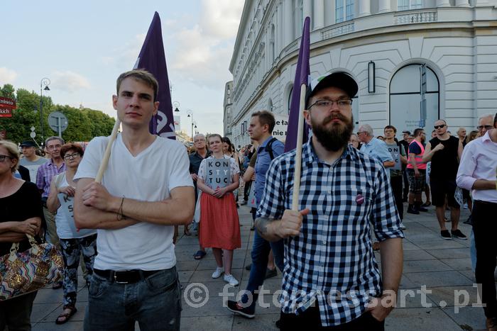 RobGajdamanifestacjaWetoFotoPressArt20180725193110.jpg