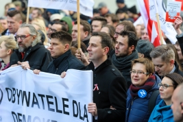 RobGajda_KOD_Manifestation_Warsaw_20151212135316.jpg