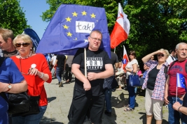 RobGajda_KOD_Poland_in_EU_20160507124101.jpg