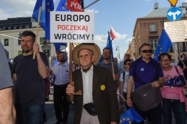 RobGajda_KOD_Poland_in_EU_20160507145907.jpg