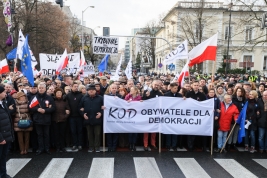 RobGajda_KOD_manifestation_Warsaw_20151212132639.jpg