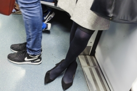 RobGajda_Legs_in_train_FotoPressArt_20180406092541.jpg