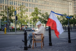 RobGajda_Old_man_flags20160604172256.jpg