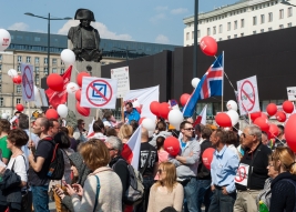 RobGajda_antibankingdemonstration20150425130008.jpg