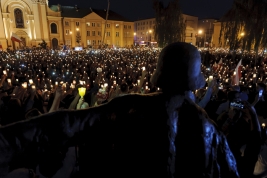 RobGajda_light_chain_protest_FotoPressArt_20170716205241.jpg