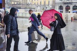 RobGajda_people_in_rain_FotoPressArt_20180409133627.jpg