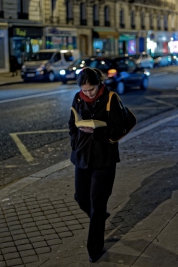 RobGajda_reading_book_FotoPressArt_20090304215244.jpg