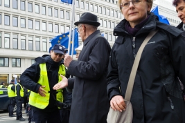 RobGajda_shaking_hands_20170325133601_FotoPressArt.jpg