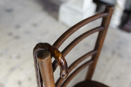 RobGajda_walkingstick_chair_FotoPressArt_20180403125107.jpg