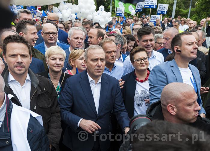 RobGajdaMarchPolandEuropeFotoPressArt20190518125005.jpg