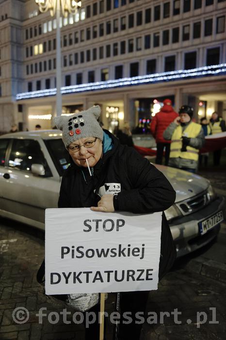 RobGajdamanifestationStopPisowskiejDyktaturze20181213191731.JPG