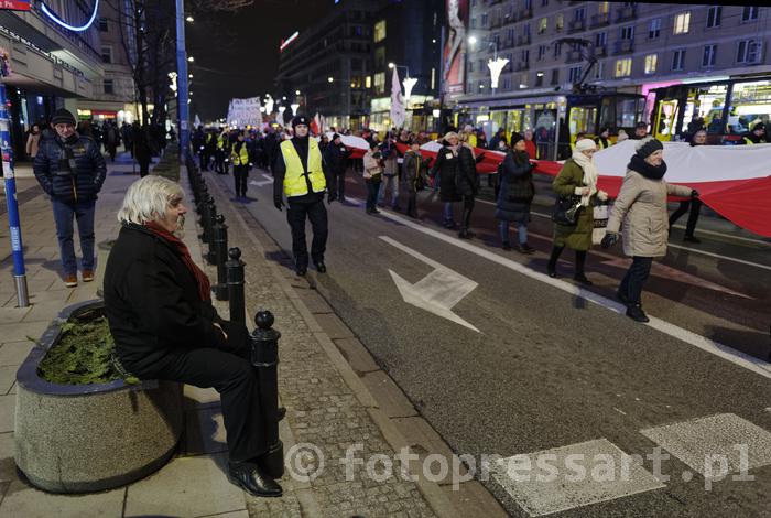 RobGajdamanifestationStopPisowskiejDyktaturze20181213194100.JPG