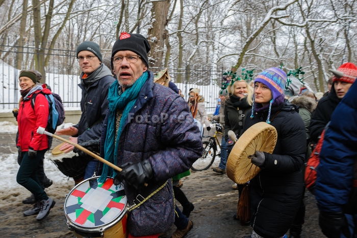 RobGajdaprotesterswithdrums20160117124110.jpg