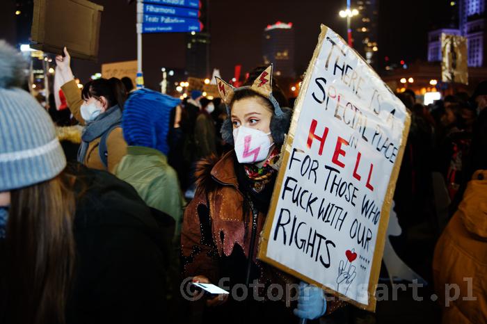 RobGajdaprotestkobiet20201030191345.jpg