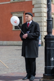 RobGajda_Man_with_balloon20160424112531.jpg