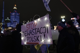 RobGajda_manifestation_StopPisowskiejDyktaturze_20181213195718.JPG