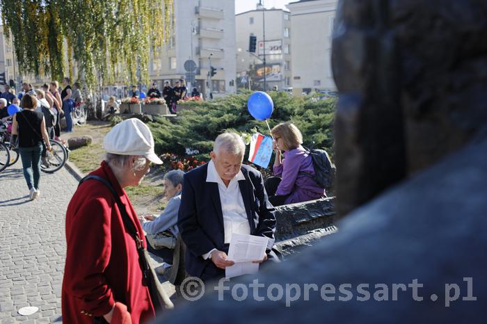 RobGajdaAntifascistmanifestationFotoPressArt20181013140534.jpg