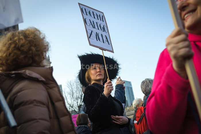 RobGajdaFeministkiManifa20170305142240FotoPressArt.jpg