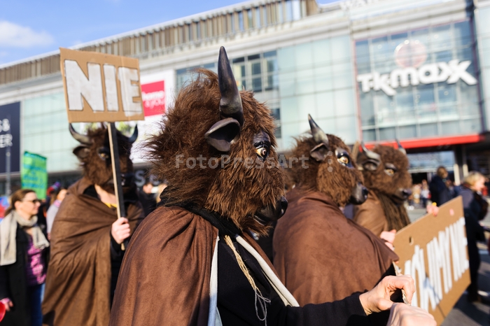 RobGajdaManifaKobiet20170305145054FotoPressArt.jpg