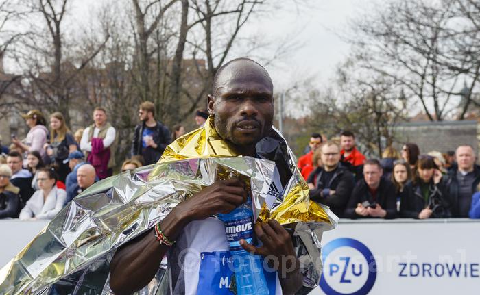 RobGajdaMasaiGilbertFotoPressArt20190331110433.jpg