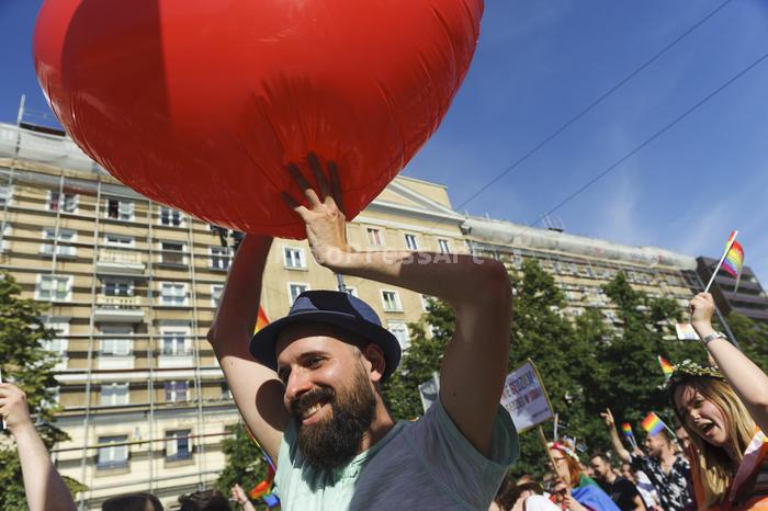 RobGajdaequallityparade2018FotoPressArt20180609165029.jpg