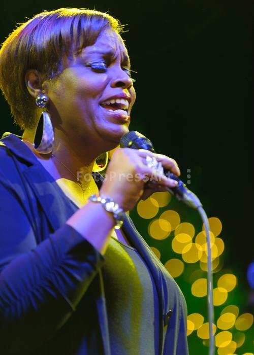 RobGajdaDianneReeves20111207213918.jpg