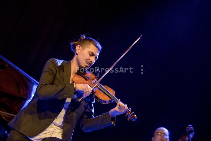 RobGajdaHelgeLienFotoPressArt20171103214351.jpg