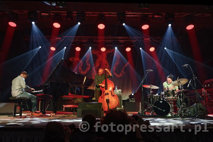 RobGajdaJazzJamobreeTheBadPlusFotoPressArt20181026220722.jpg