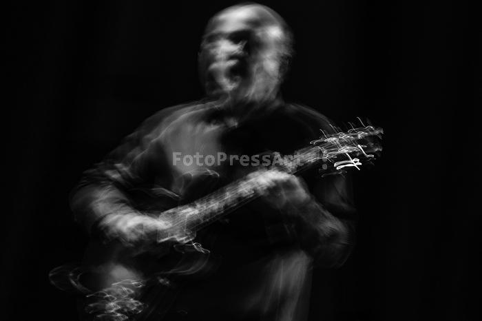 RobGajdaJohnScofield20111006191514.jpg