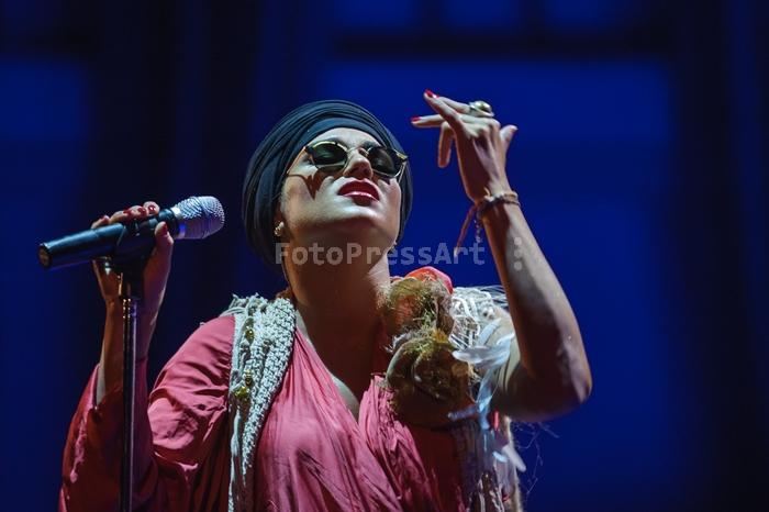 RobGajdaMelodyGardot20120729204700.jpg