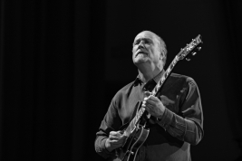 RobGajda_John_Scofield20111006191430-2.jpg