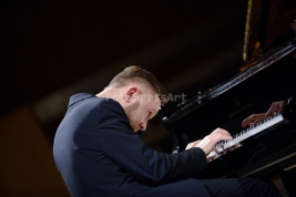 RobGajda_Pianist_Pawel_Kaczmarczyk_20160128205535.jpg