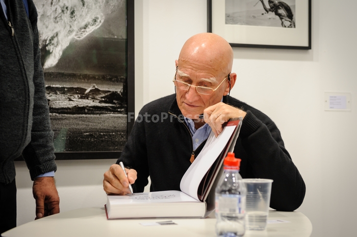 RobGajdaSebastiaoSalgado20131114191420.jpg